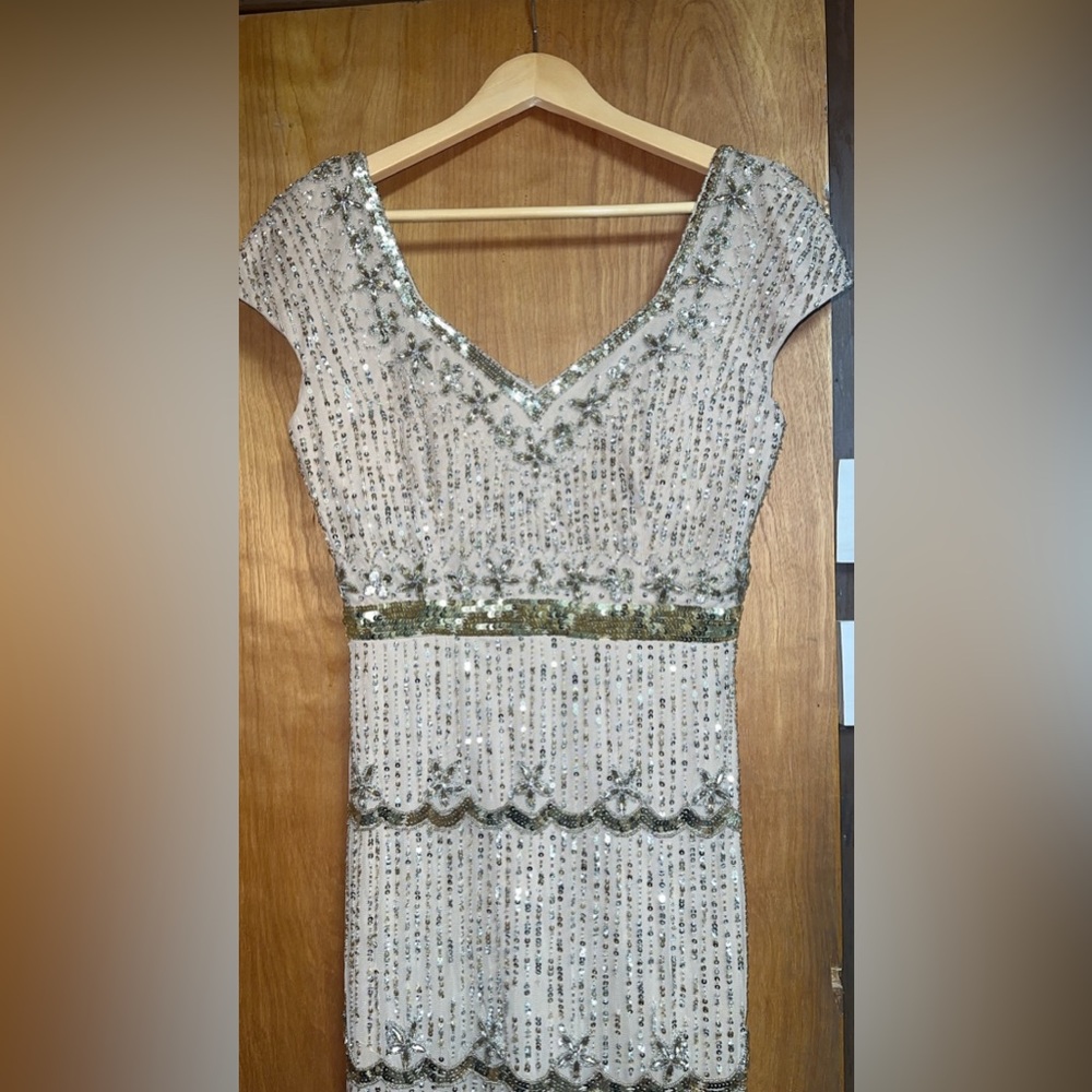 NWOT Mac Duggal Cap Sleeve Embellished Column Gown in Nude